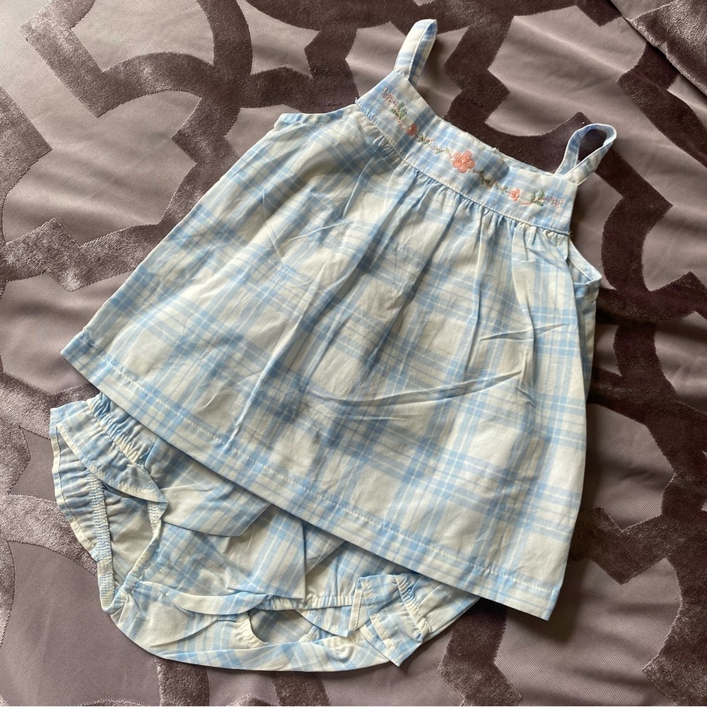 Two-piece set (size 24 mths)